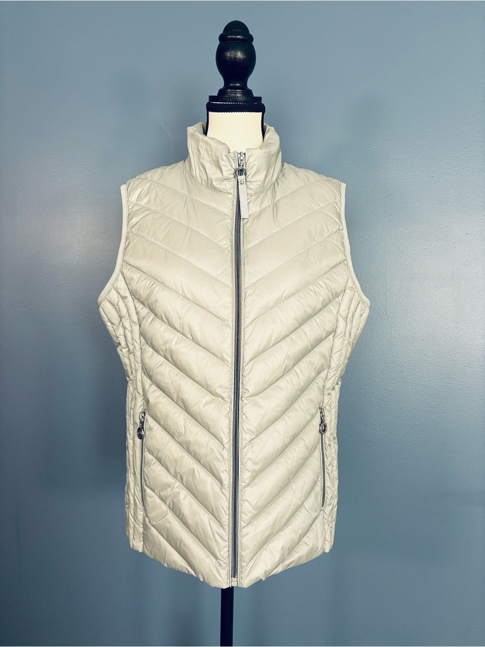 Light Metallic Gray Quilted Puffer Vest Size 10 | Down Filled